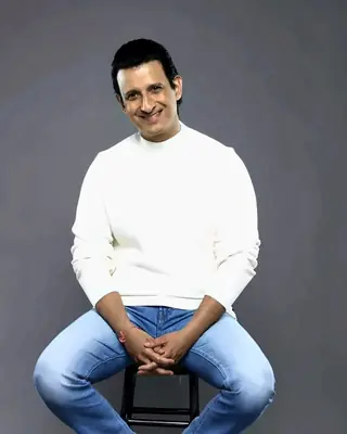 Sharman Joshi — celebrity brand endorsement with Colatch